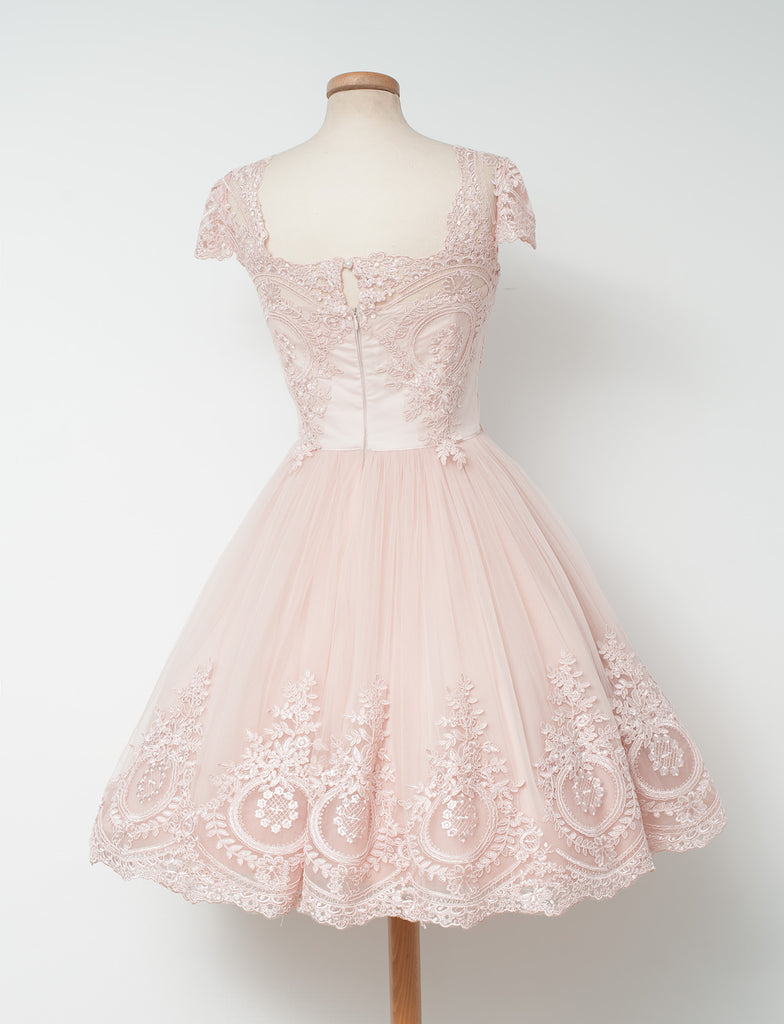 Pretty Ball Gown Strapless Satin Lace Short Homecoming Dress 17th Birthday Outfits