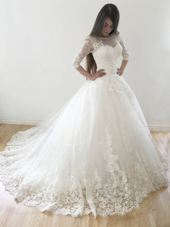 Ball Gown Wedding Dresses Scoop Sweep Train Lace Tulle Chic Bridal Gown JKS269