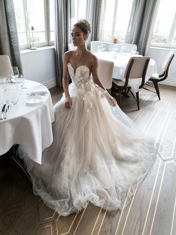 Beautiful Wedding Dresses A-line Scoop Hand-Made Flower Beading Sexy Bridal Gown JKW128|Annapromdres