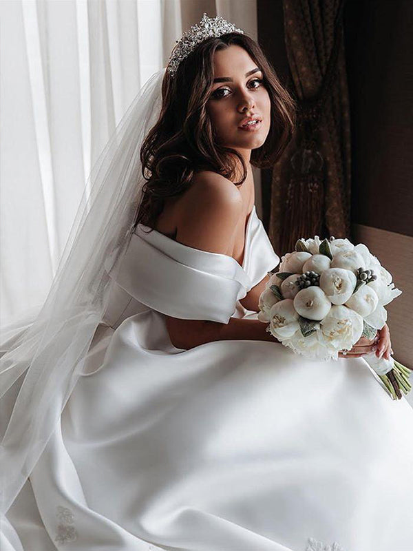Sweetheart Cap Sleeve Ball Gown Wedding Dress Satin Lace Appliques Wedding Dress with Long Train JPE4840|annapromdress
