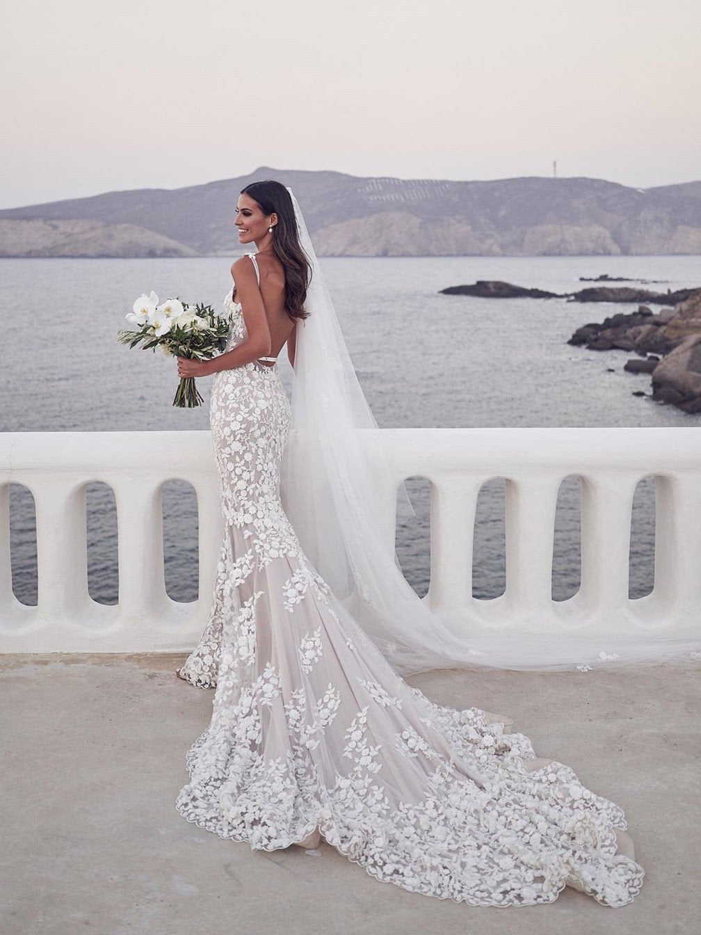 Spaghetti Straps Mermaid Wedding Dresses Lace Appliqued Gowns JKZ6207|Annapromdress