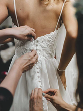 Wedding Dresses Spaghetti Strap Court Train Lace Tulle Sleeveless Country Romantic Beach with Sashes  Ribbons Pleats Appliques