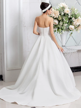 Princess A-Line Wedding Dresses Sweetheart Neckline  Satin Sleeveless with Sash  Ribbon Ruched Beading