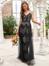 A-Line Wedding Dresses V Neck Plunging Neck Floor Length Lace Tulle Sleeveless Romantic Simple Sexy Black with Lace Draping