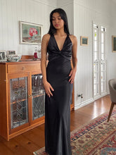 Green Chic Sheath Halter Neck Long Prom Party Dress with Backless Bowknot
