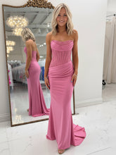 Bodycon Scoop Neck Satin Long Prom Dress with Appliqeus