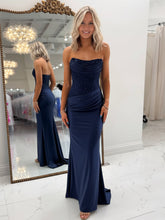 Bodycon Scoop Neck Satin Long Prom Dress with Appliqeus