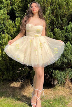 Elegant Short A-line Spaghetti Straps Sleeveless Appliques Tulle Homecoming Dress