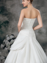 A-Line Wedding Dresses Sweetheart Neckline Court Train Satin Taffeta Strapless with Ruched Side-Draped