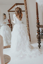 Simple Long Sleeve Ivory White Wedding Dresses with Ruffle Skirt,MW497