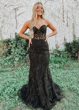 Evie |Mermaid Sweetheart Neck Lace Long Prom Dress With Appliques