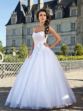 Ball Gown Wedding Dresses Sweetheart Neckline Floor Length Tulle Sleeveless