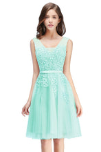 A-line Knee-length Tulle Prom Dress with Appliques