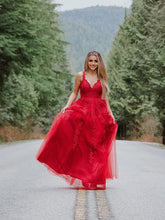 A-Line/Elegant Applique Tulle Sleeveless V-neck Floor-Length Prom Dresses