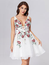 A-Line Deep V-neck Lace Appliques Short Homecoming Dress