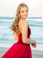 Ball Gown Sweetheart Tulle Sleeveless Court Train Prom Dresses