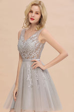 Charming V-Neck Tulle Lace Appliques Short Homecoming Dress Aline Backless Party Dress