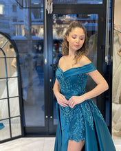 Chic Floor Length Sweetheart Off-The-Shoulder Sheath Ribbon Prom Dress with Appliques