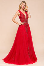 Deep V-Neck Sleeveless Lace Appliques Evening Maxi Dress A-line Chiffon Prom Dress