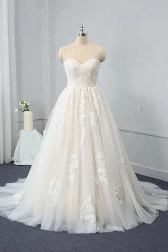 A-Line Sweetheart Backless Appliques Lace Tulle Wedding Dress