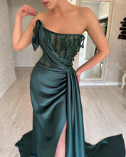Elegant Long Dark Green A-line Sleeveless Beading Prom Dress With Slit