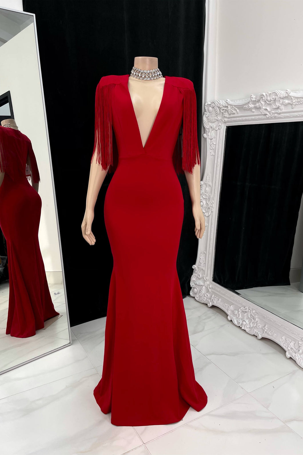 Elegant V-neck Sleeveless Mermaid Prom Dress With Tassels