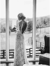 Beach Boho Wedding Dresses Sheath / Column High Neck Long Sleeve Court Train Lace Bridal Gowns With Appliques Solid Color