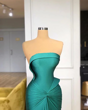Glamorous Long Green Strapless Mermaid Prom Dress With Train