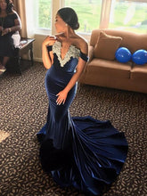 Gorgeous Mermaid Sleeveless Off-the-Shoulder Applique Velvet Prom Dresses