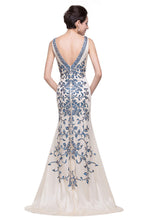 Ivory V-Neck Floor-length Appliques Mermaid Formal Dresses