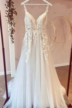 A-Line Tulle Sweetheart Appliques Lace Long Wedding Dress