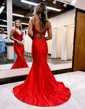 Leila |Mermaid Deep V Neck Satin Long Prom Dress with Appliques