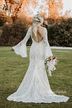 Lace Mermaid V-neck Long Sleeves Backless Vintage Wedding Dresses MW892