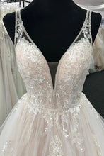 A-line Tulle V-neck Wedding Dresses With Lace Appliques Wedding Gown