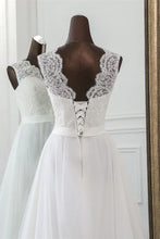 A-line Elegant Long Jewel Tulle Appliques Lace Wedding Dress
