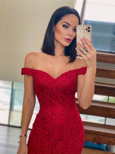 Sheath/Column Off-the-Shoulder Sleeveless Lace Ruffles Prom Dresses