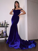 Sheath/Column Ruffles Off-the-Shoulder Velvet Sleeveless Prom Dresses