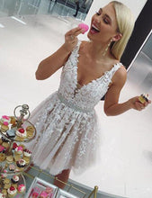 Short A-line V-neck Lace Tulle Homecoming Dress