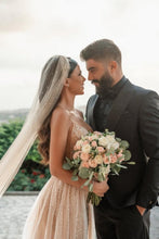 Stylish Sleeveless V-Neck Evening Party Dress Aline Backless Prom Dress with Lace Appliques