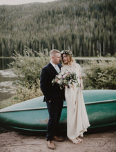 Graceful Lace Illusion Neck Beach Bohemian Wedding Dress with Sleeves A-Line Long Birdal Gown AN2301|Annapromdress