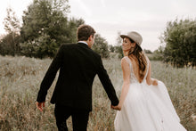 Exquisite Tulle V-Neck Sweep Train A-Line Bohemian Wedding Dress Gown Open Back AN2302|Annapromdress