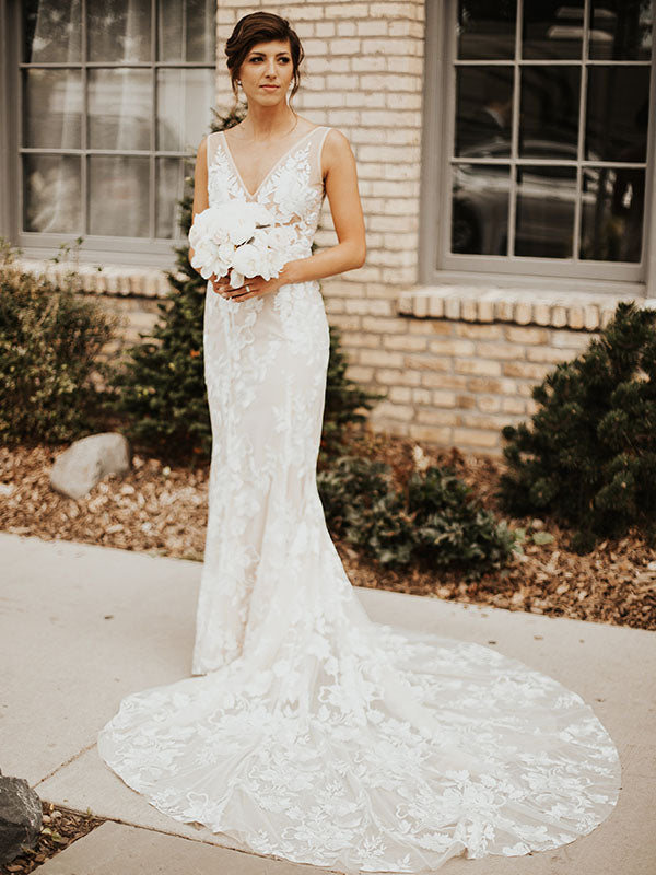 mermaid wedding dresses 2019 Exquisite Lace Mermaid Wedding Dress 2022 Sexy Deep V-Neck Court Train –  Anna PromDress