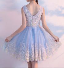 Beautiful Homecoming Dress V-neck Appliques Tulle Short Prom Dress Party Dress JK304