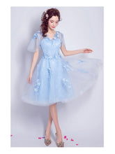 Beautiful Homecoming Dress A-line Knee-length Short Lace Prom Dress Chic Party Dress JK500