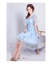 Beautiful Homecoming Dress A-line Knee-length Short Lace Prom Dress Chic Party Dress JK500