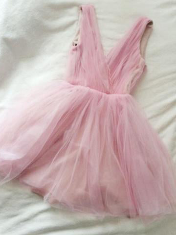 Cute Homecoming Dress V Neck A line Ruffles Tulle Short Prom Dress Sexy Party Dress JK539