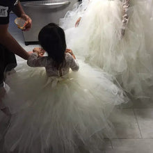 2017 Flower Girl Dresses Ball Gown Tea-length Lace Ivory Tulle JKF036