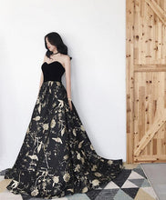 Chic Prom Dresses Black Sweetheart A Line Floral Print Sweep Train Long Prom Dress JKL633