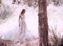 Sexy Wedding Dresses V-neck Appliques Sweep/Brush Train Bridal Gown JKS147