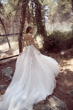Sexy Wedding Dresses V-neck Appliques Sweep/Brush Train Bridal Gown JKS147